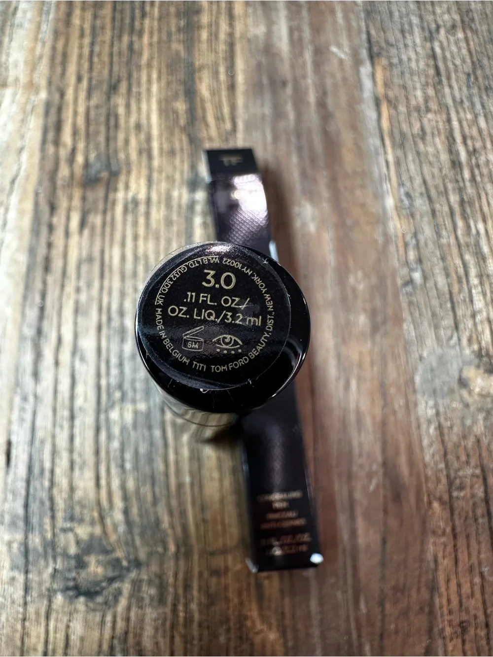 Tom Ford Concealing Pen — Black with Gold Band